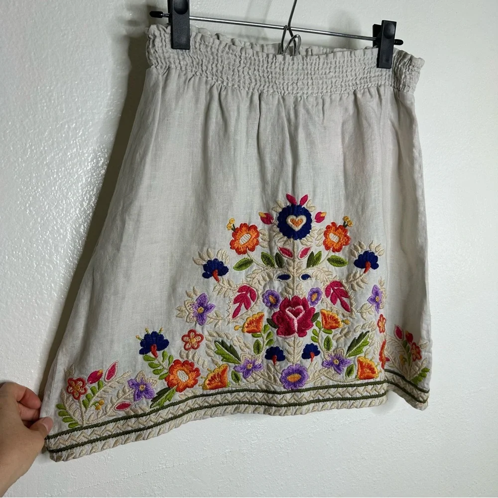 Johnny Was 100% Linen Tan Floral Embrodiered Pull on Skirt Size Small